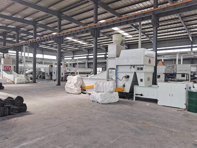 Filament and staple geotextile needle-punching workshop