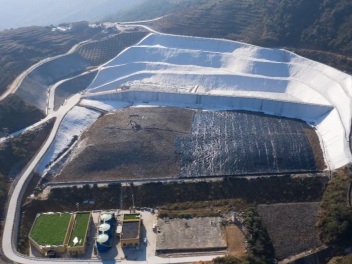 垃圾焚烧飞灰填埋场双层防渗体系施工工程实拍